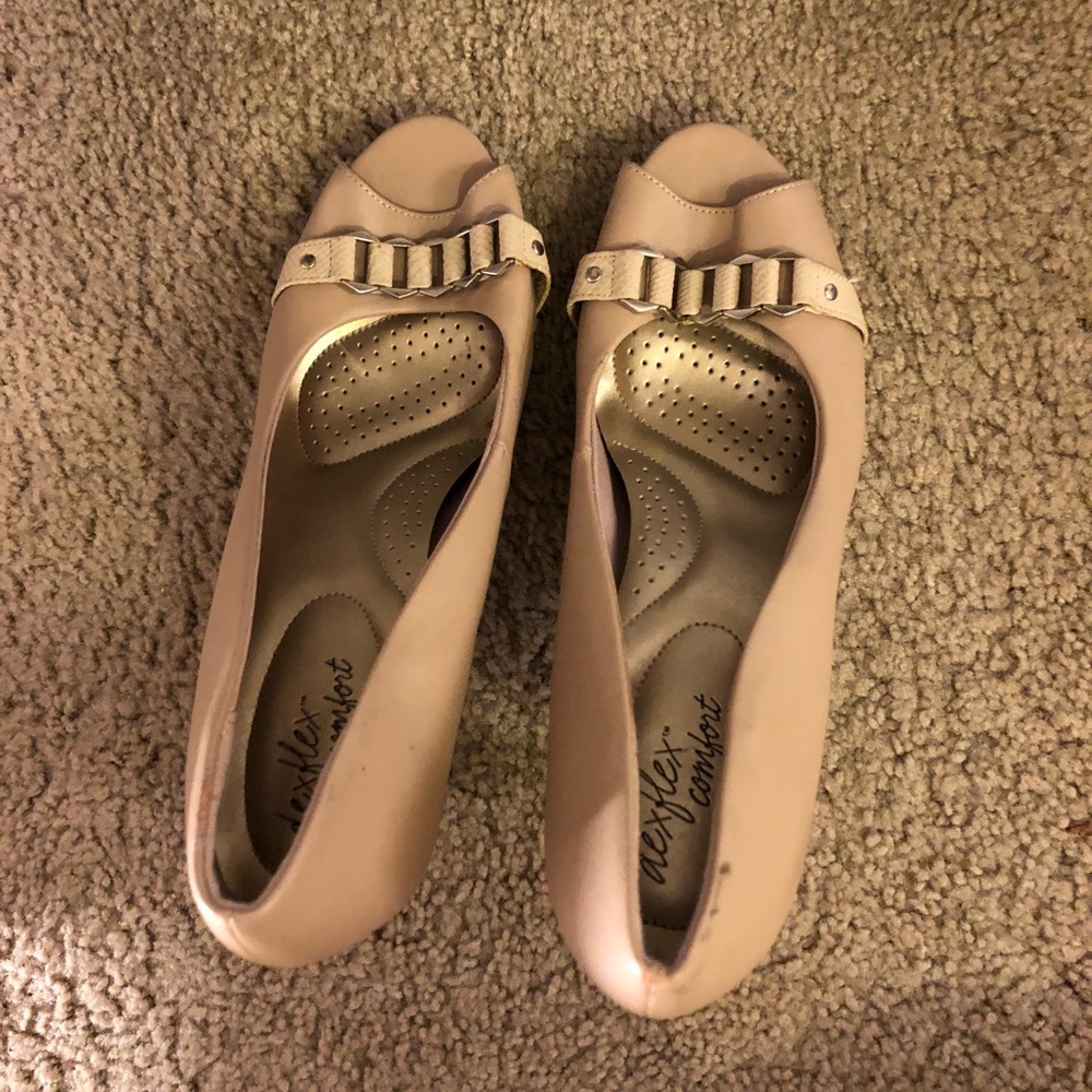 Tan heels